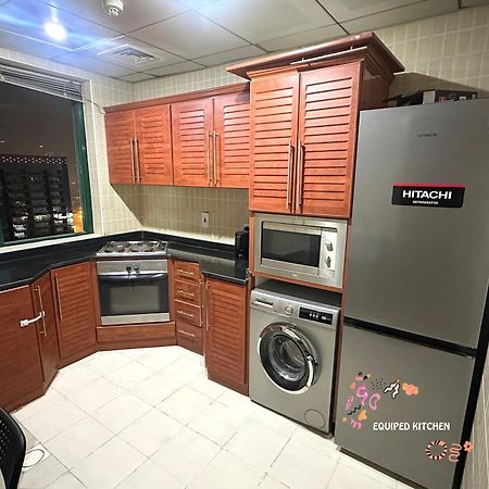 Quiet Partition Room In Tecom Barsha Heights 두바이 외부 사진