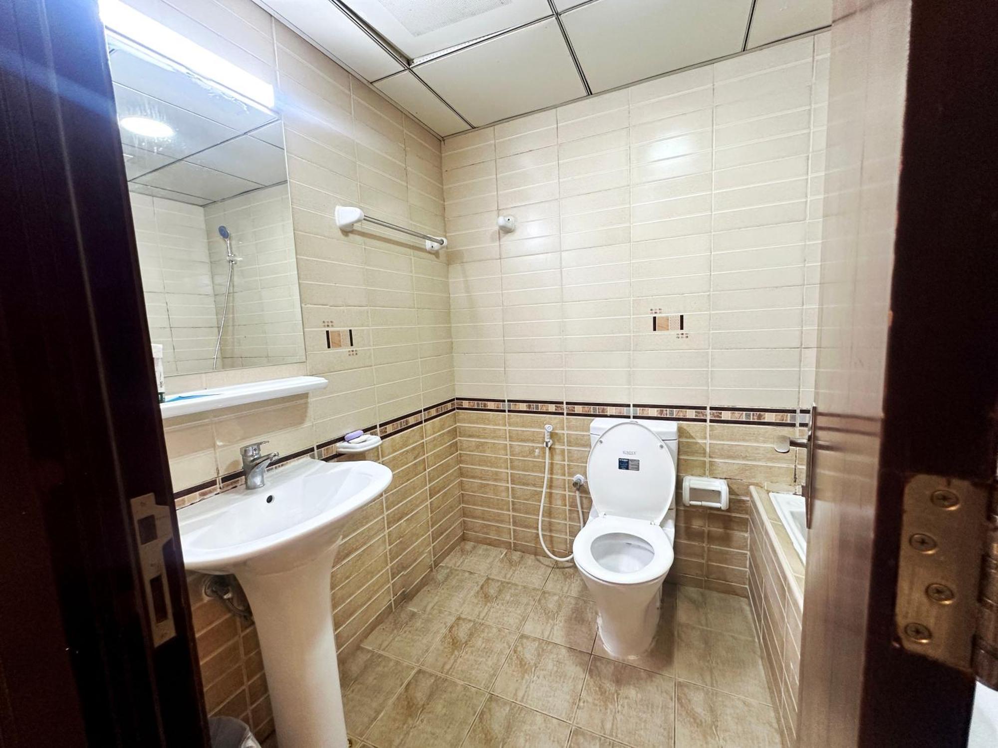 Quiet Partition Room In Tecom Barsha Heights 두바이 외부 사진