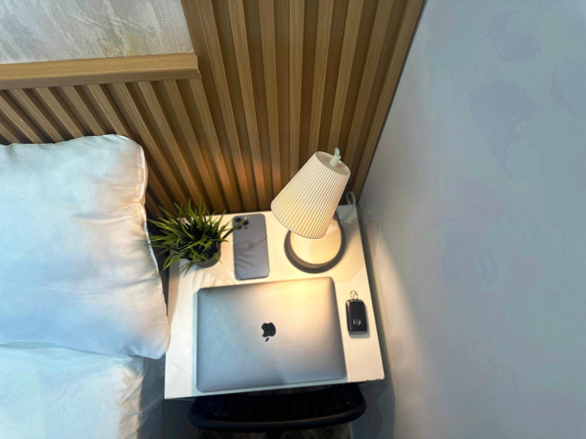 Quiet Partition Room In Tecom Barsha Heights 두바이 외부 사진