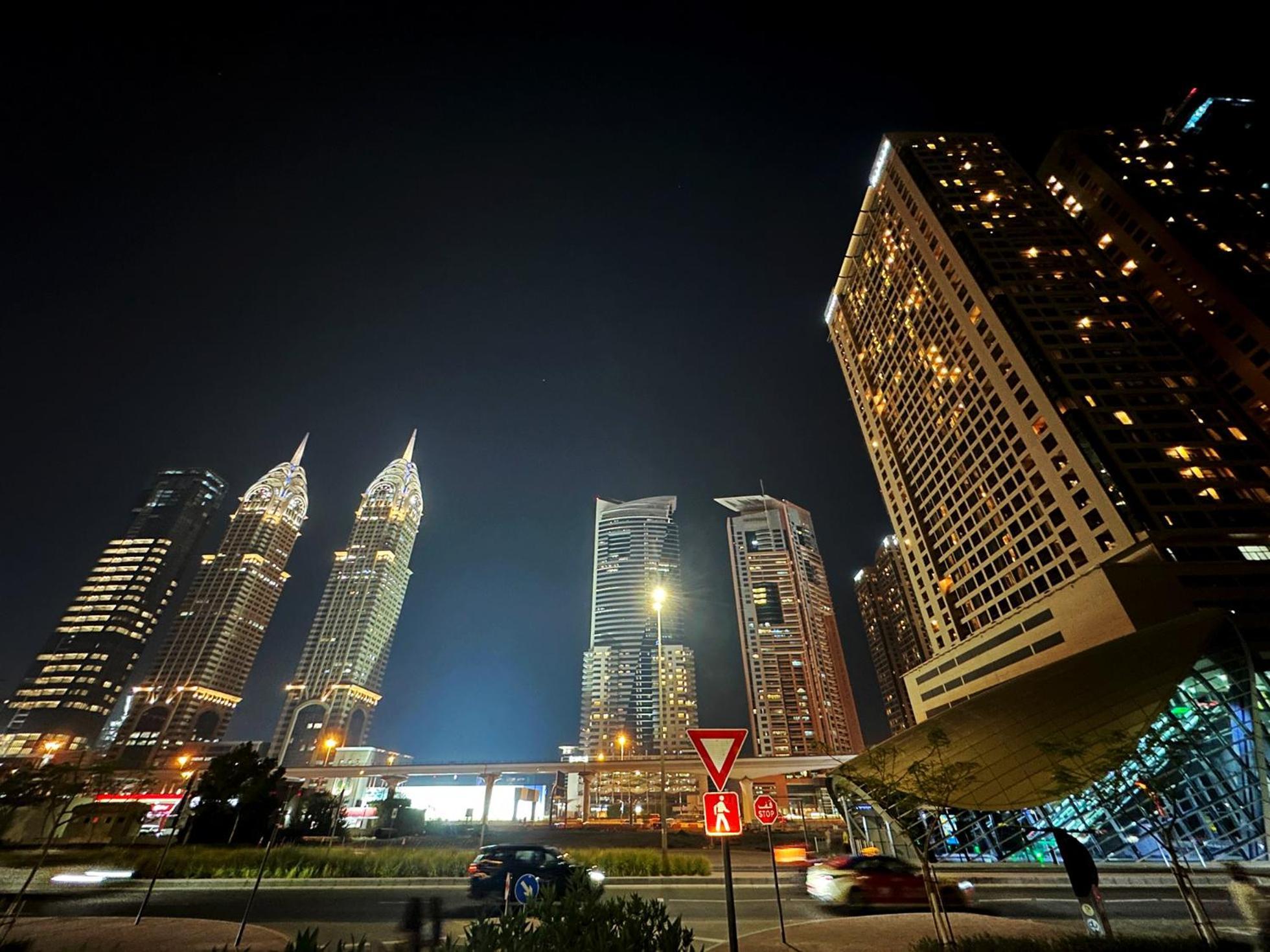 Quiet Partition Room In Tecom Barsha Heights 두바이 외부 사진