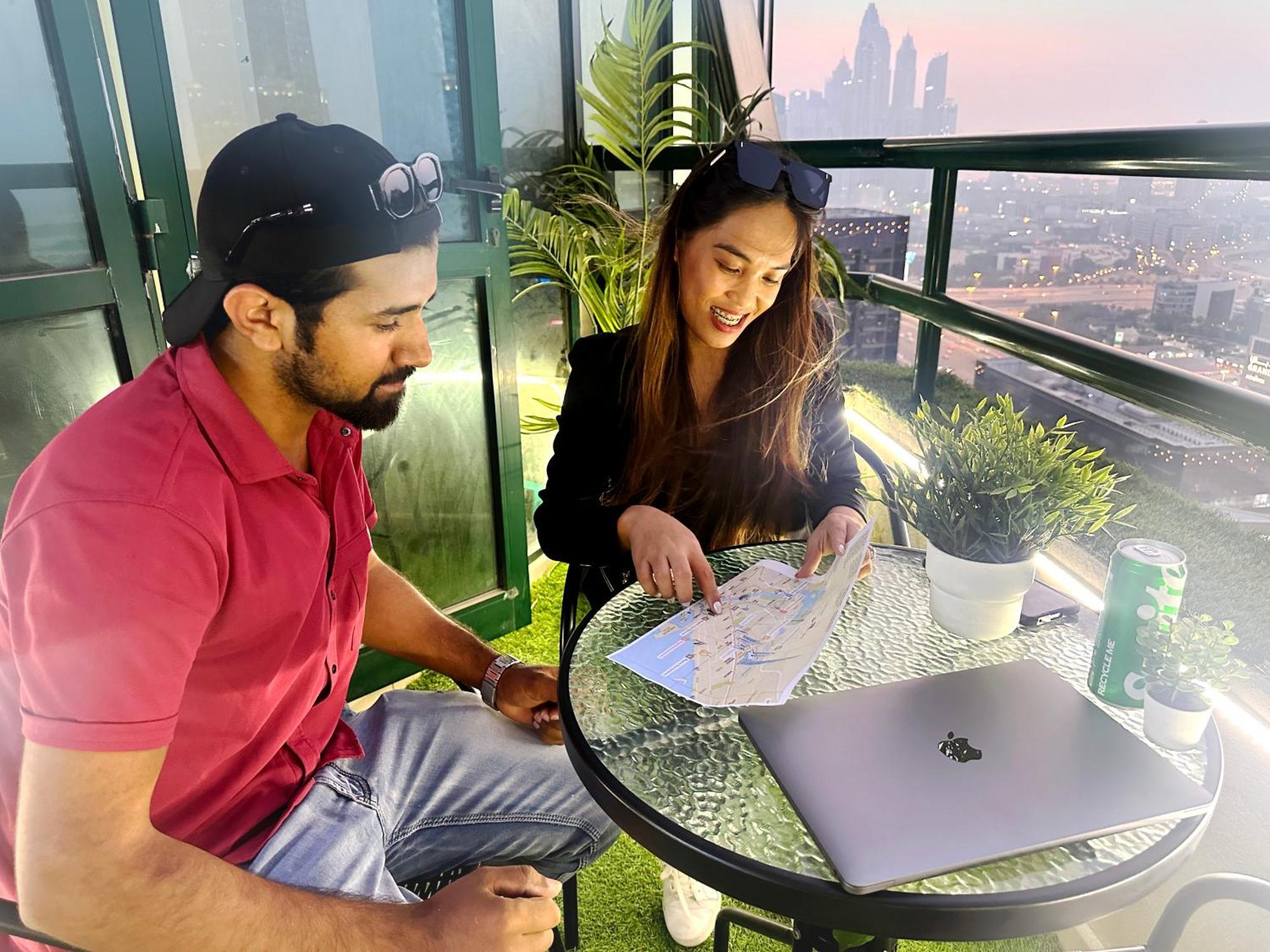 Quiet Partition Room In Tecom Barsha Heights 두바이 외부 사진